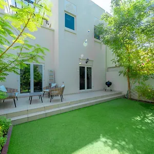 Villa Alh Vacay - Al Furjan Quortaj 3br, Dubai